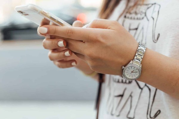 Comment débloquer un téléphone gelé après une mise à jour ?